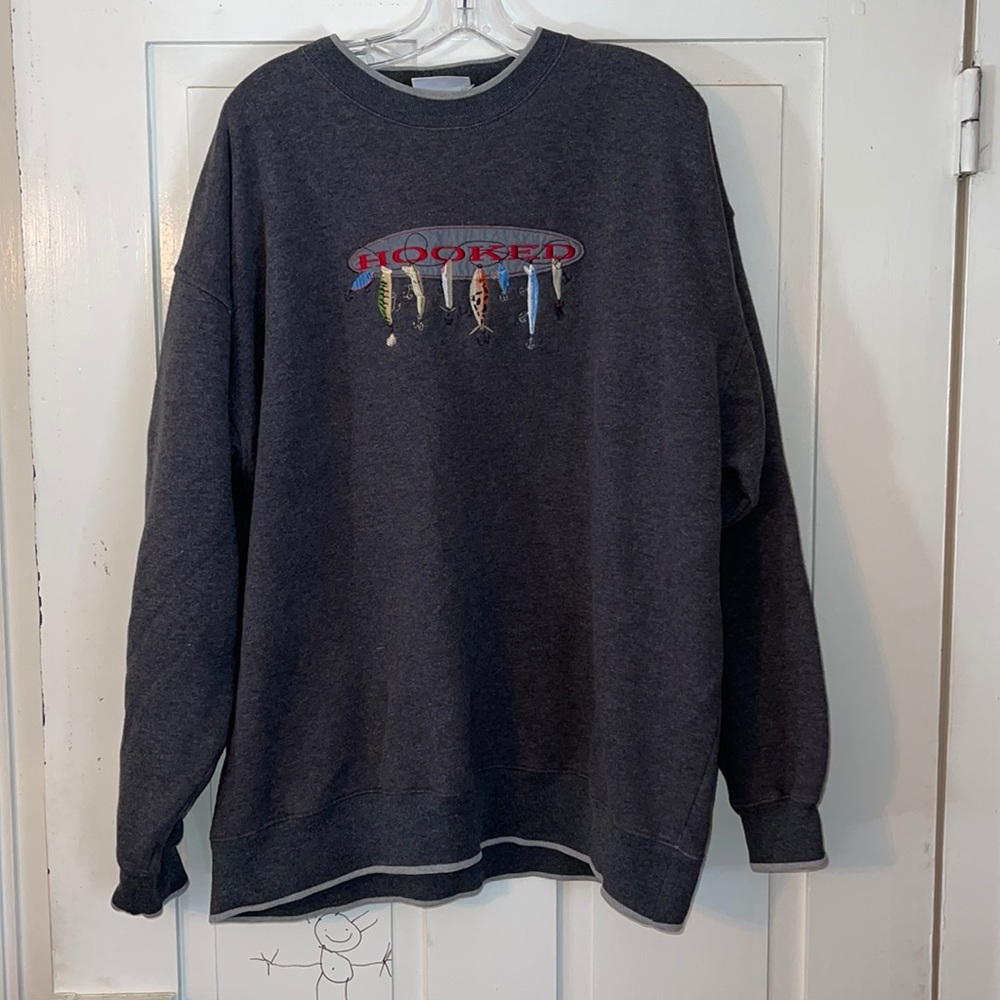 M & C SPORT Embroidered Fishing Lures sweatshirt gray XXL Hooked Sweatshirt m&c